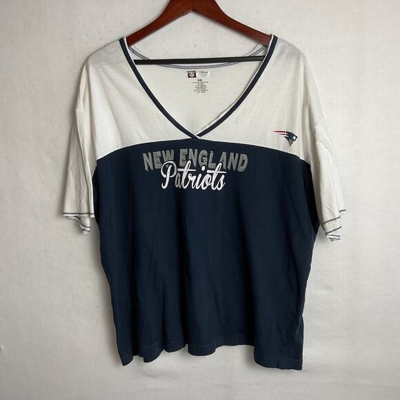 NFL Team Apparel Womens V Neck New England Patriots Logo Tee Short Sleeve 2XL - Picture 2 of 9